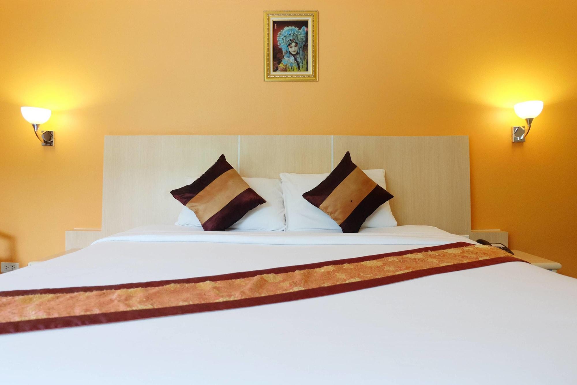 Grand Hill Resort And Spa Nakhon Sawan Extérieur photo