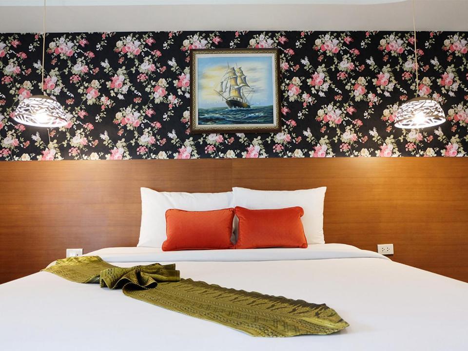 Grand Hill Resort And Spa Nakhon Sawan Extérieur photo